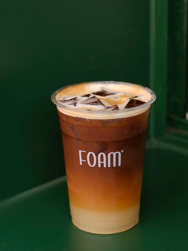 FOAM 层次冰饮与品牌杯身